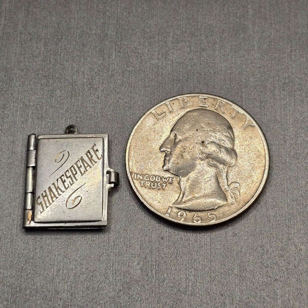 Antique Edwardian Sterling Silver 'Shakespeare' Locket .75" Literary Award - Picture 11 of 11